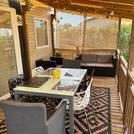Mobil Recent Climatise Avec Terrasse-frejus Kemping Fréjus