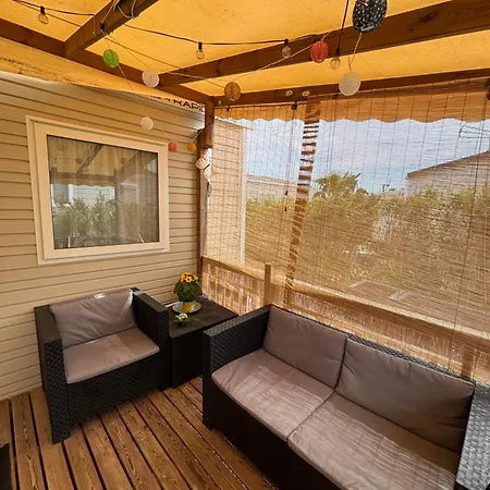 Kemp Mobil Recent Climatise Avec Terrasse-frejus Fréjus